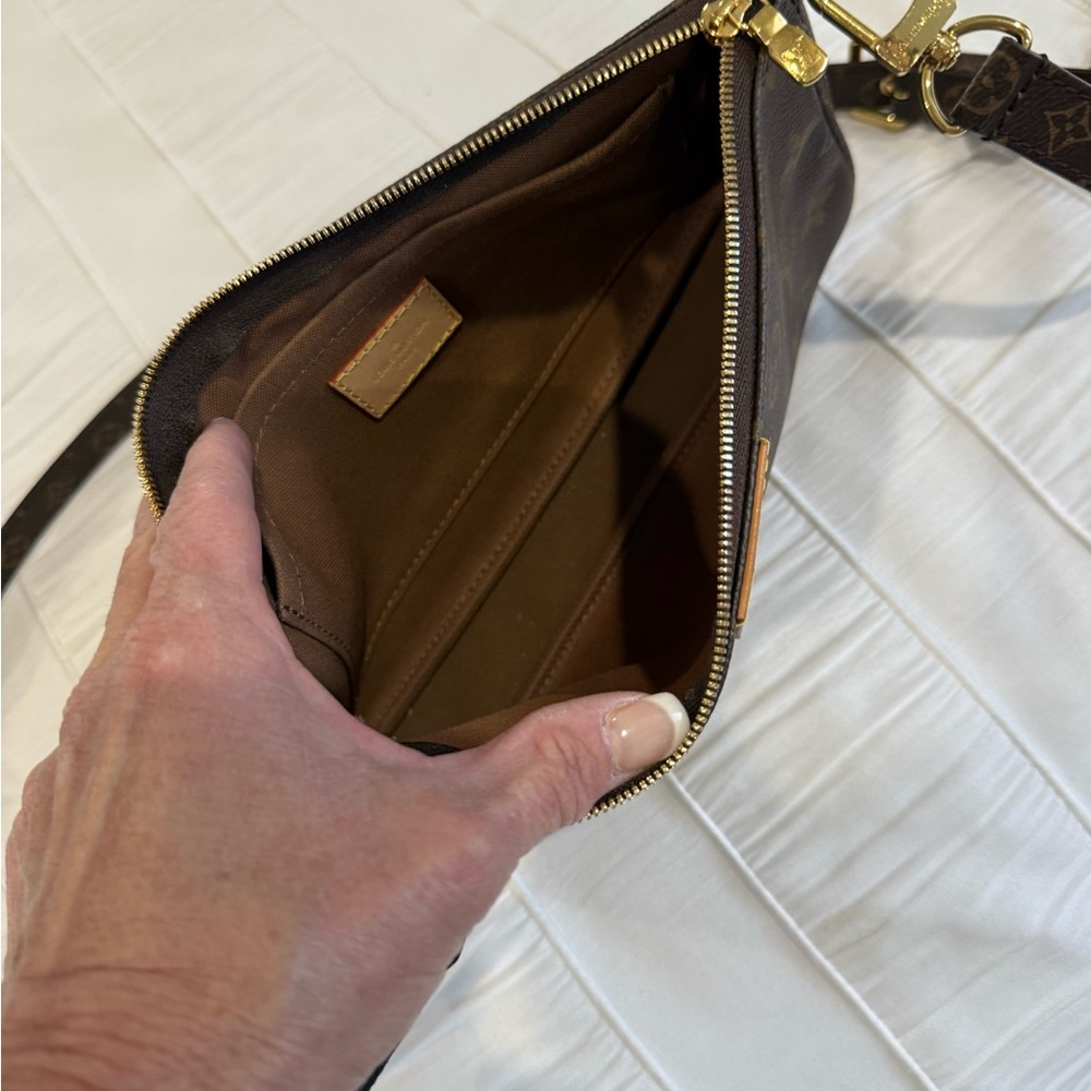 ❤️⭐️PRICE DROP! Louis Vuitton Monogram Crossbody Bag Multi Pochette W/Gold Chain - Picture 15 of 16